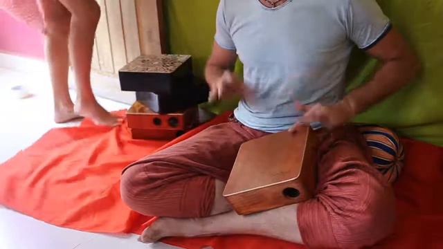 Cajon Majon is a portable percussion drum box. Travel mini cajon tab. смотреть онлайн