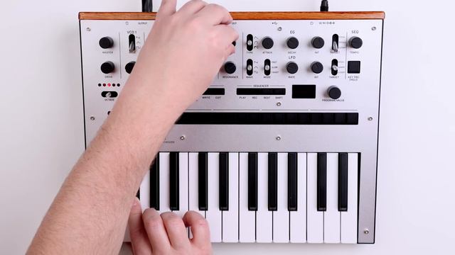 FINALLY bought a Korg Monologue — still worth buying? смотреть онлайн
