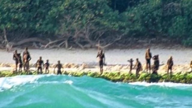 भारत के इस आइलैंड पर गए तो मारे जाओगे |A Banned Island in India - North Sentinel Island смотреть онлайн
