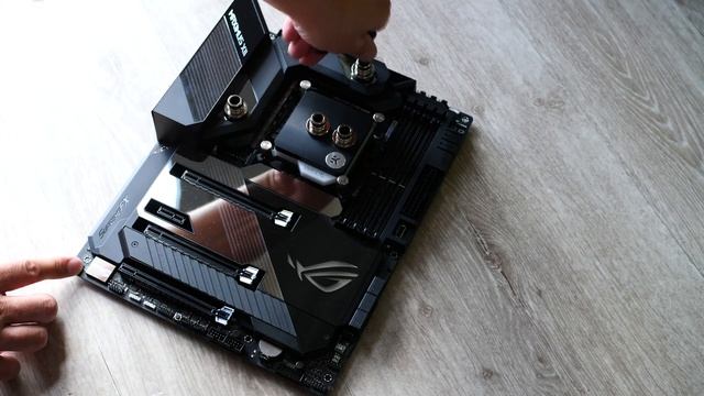 EK Quantum Momentum VRM Bridge ROG Maximus XII Formula D RGB : Unboxing & mount смотреть онлайн