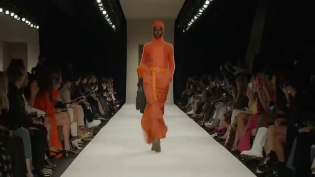 Max Mara Мода в Милане Осень 2022 Зима 2023 - Одежда, сумки и аксессуары.