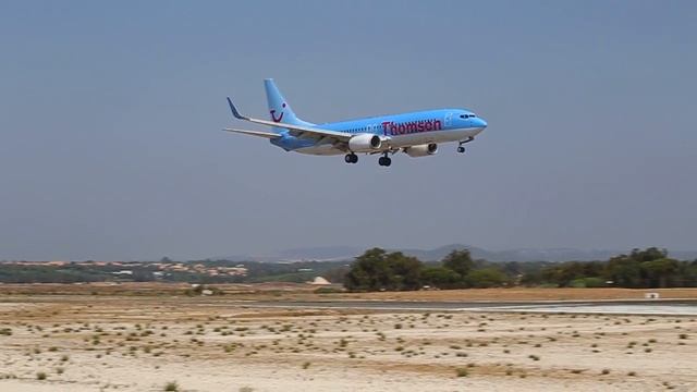 Thomsonfly, 738, Faro airport, Portugal смотреть онлайн