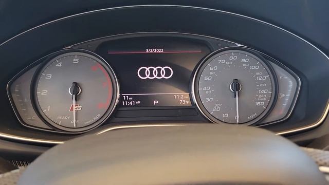 2022 Audi SQ5 Sportback White & 2022 Audi SQ5 Black / Red Walkaround смотреть онлайн