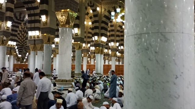 Азан в Мечети Пророка (мир Ему) смотреть онлайн