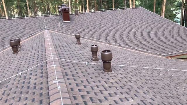 Монтаж молниезащитной сетки на кровле. р. Горный алтай 2022 г. смотреть онлайн