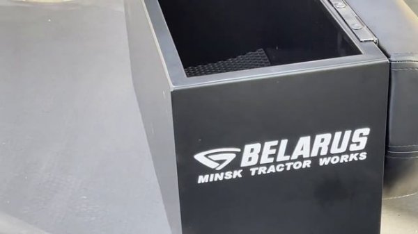 МЕТАЛЛИЧЕСКОЕ ДОПСИДЕНЬЕ / ИНСТРУМЕНТАЛЬНЫЙ ЯЩИК В БОЛЬШУЮ КАБИНУ ТРАКТОРА МТЗ.