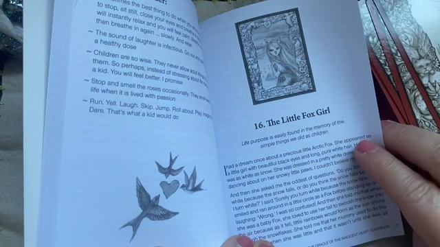 March Happys: Tarot, Oracle, Books, Beaches, Art and More смотреть онлайн