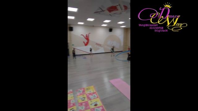 Дети на занятиях (гимнастическая лента) смотреть онлайн