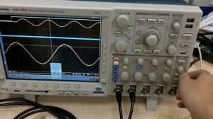 Tektronix MSO4054B Цифровой осциллограф смешанных сигналов