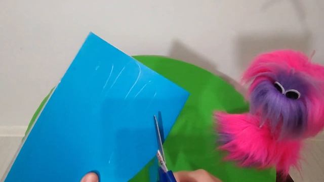 Флажок из бумажных ладошек. Поделка флага из цветной бумаги и картона. Бумажный флажок своими рукам смотреть онлайн