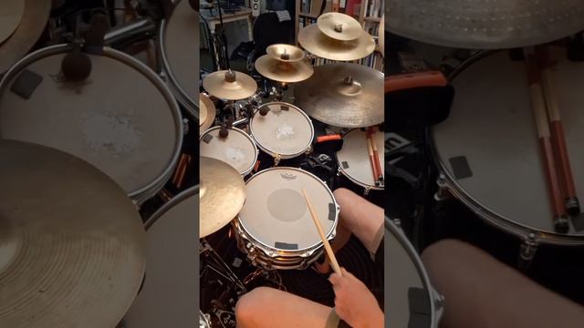 Funk Drumming Workbook by Chet Deboe Nr. 143, 105 bpm смотреть онлайн