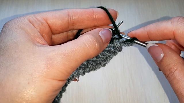 Вязание для начинающих. Двухцветный узор спицами