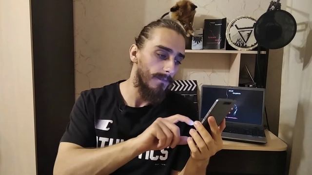Читает автор #1 Бескрылый смотреть онлайн