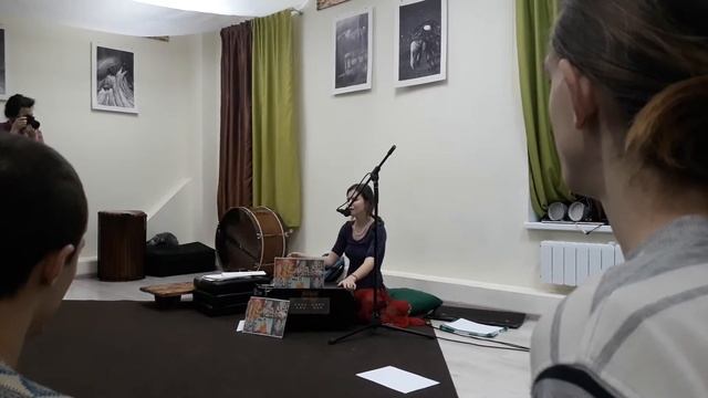 Настя Сарасвати - мастер-класс по индийскому вокалу в Петрозаводске 26.11.2017 смотреть онлайн