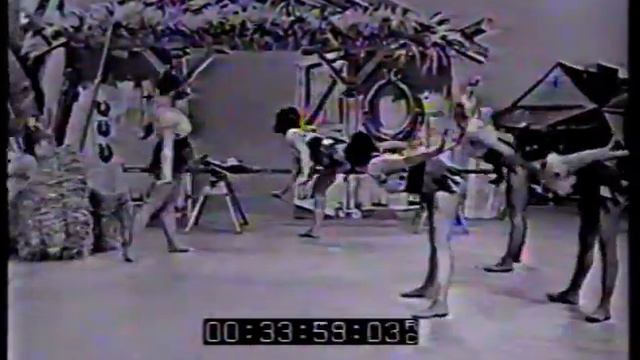 Channel 9 Ballet dancing to Chicken Bone by Buddy Morrow смотреть онлайн