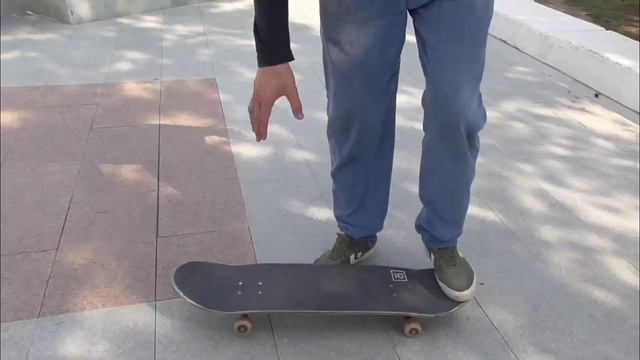 САМЫЕ ПРОСТЫЕ ТРЮКИ НА СКЕЙТЕ ДЛЯ НОВИЧКОВ. 5 самых простых трюков на скейтборде смотреть онлайн