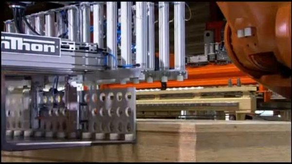 KUKA robot KR 1000 titan