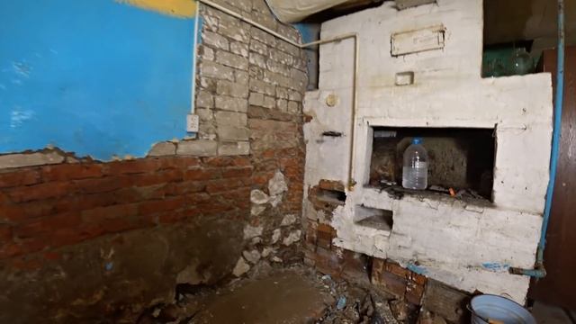 Дом строили из того, что было! Неповторимая кирпичная кладка смотреть онлайн