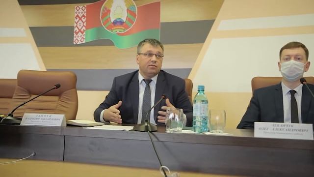 Сколько сроков править президенту? Позиции сторон на дискуссионной площадке в Каменце. смотреть онлайн