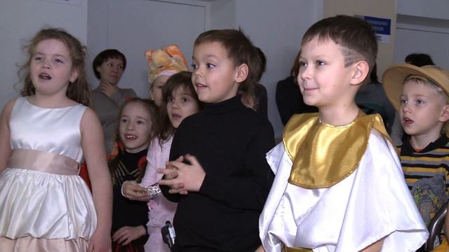 Ёлка 2011 год. 1в класс ЭМЛИ 29. Шоу группа Сюрприз смотреть онлайн