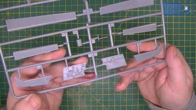 Trumpeter 1/32 Messerschmitt Bf 109E-4/Trop Scale Model Review смотреть онлайн