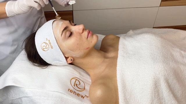 Протокол використання Азелаїнового пілінгу ТМ Renew смотреть онлайн
