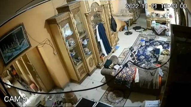 Earthquake in Indonesia 5.6 (Cianjur) 21/11/2022 Compilation HD / Gempa di Cianjur смотреть онлайн