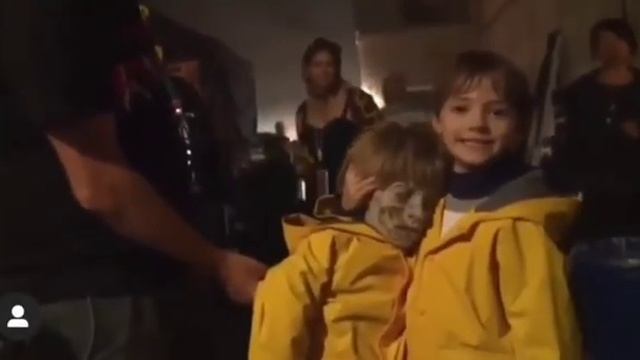 Jackson Robert Scott with his IT dolls double ?? смотреть онлайн
