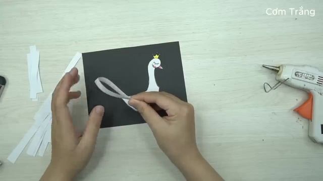 Cách làm một bức tranh thiên nga 3D bằng giấy trắng | Cơm Trắng смотреть онлайн
