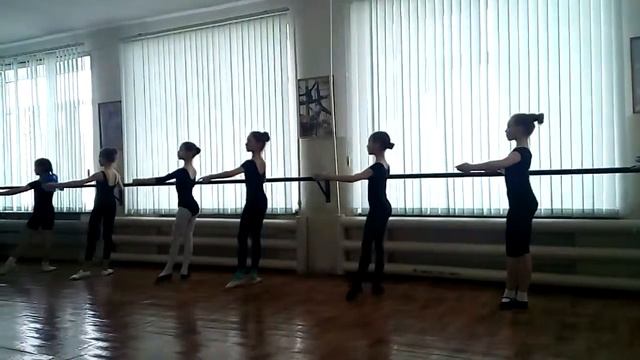 Классика. Юля. 3 четверть 4класса смотреть онлайн
