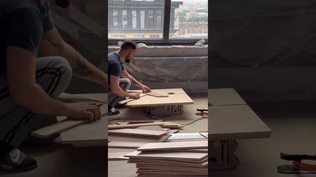 Укладка инженерной доски на стяжку @remont_bastion смотреть онлайн