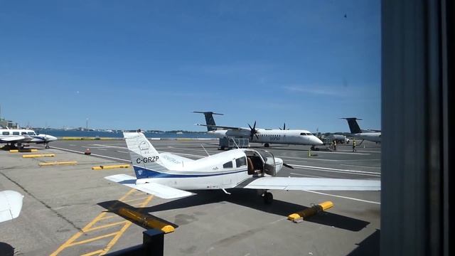 Toronto City AIRPORT Billy Bishop - Toronto Island Airport and Ferry Ride смотреть онлайн