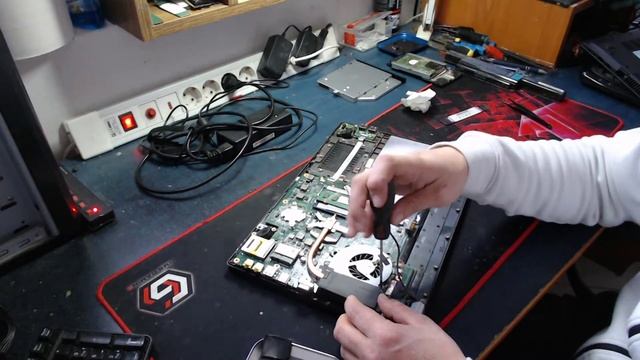 Acer Travelmate 5760 Disassembly And Thermal Paste Change