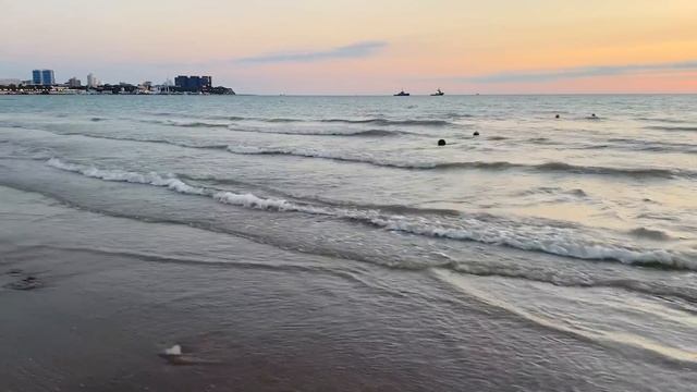 #АНАПА - КОШМАР НА ПЛЯЖЕ. ОПАСНОСТЬ В МОРЕ. КУПАНИЕ ЗАПРЕЩЕНО. смотреть онлайн