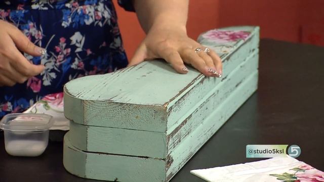 Upcycle Old Furniture With Paper Napkin Decoupage смотреть онлайн