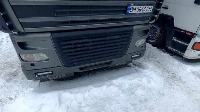 Подготовка фуры к работе| Ремонт борт-шторного полуприцепа. Замена завес на воротах. смотреть онлайн