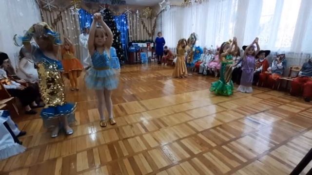 танец рыбок смотреть онлайн