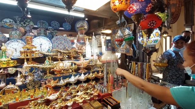 Обзорная экскурсия по Дубаю. Мадинат Джумейра. Лавка с сувенирами. Часть 6 смотреть онлайн