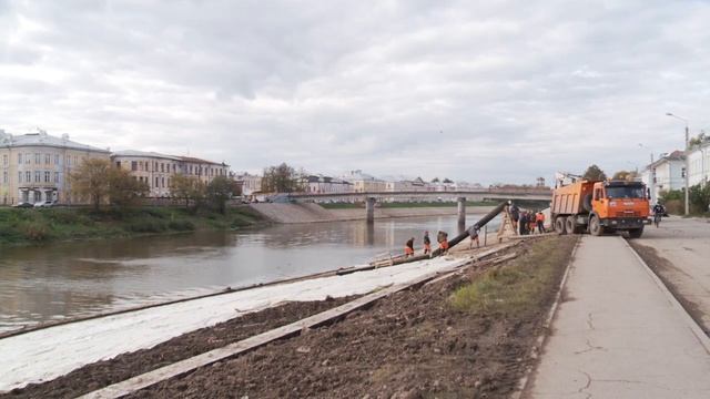 Вертикальное укрепление набережной реки в Вологде полностью завершится в этом году смотреть онлайн
