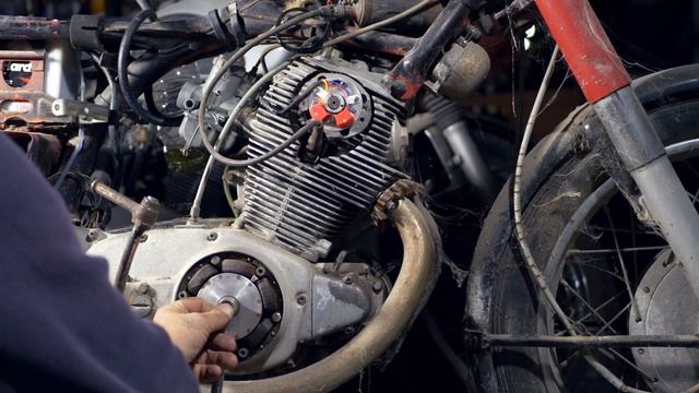 How to install ProTrigger Ignition on Honda CB/ CL 305 смотреть онлайн