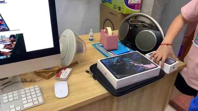 iPhone XR vs iPad Pro 11 inch mở khoá Face ID tại www.iCenter.vn смотреть онлайн