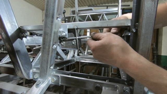 Проект " Лунт ". Тумбы под сидения, задняя стенка салона. смотреть онлайн