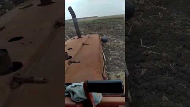 20 апреля. ДТ-75. Продолжаю бороновать. смотреть онлайн