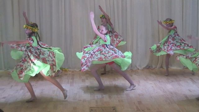 "Лети лето". Образцовый ансамбль эстрадного танца "Каприз" смотреть онлайн