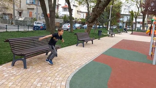 Сделал сальто на земле смотреть онлайн