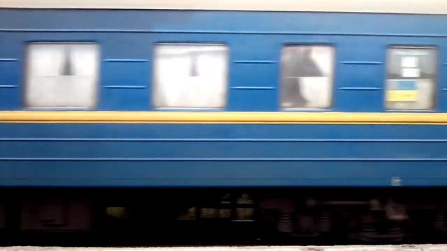 Прибытие ЧС7-304 с поездом Запорожье-Львов на ст. Никополь смотреть онлайн