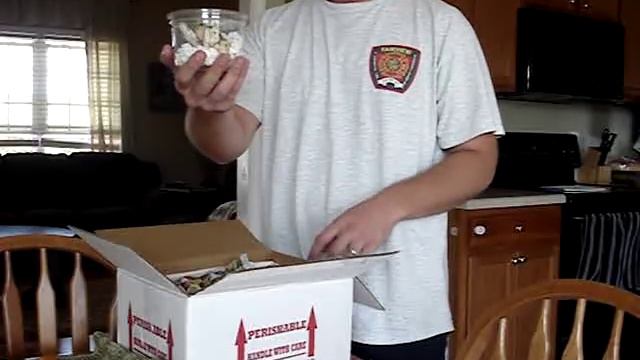 Bumblebee Ball Python Unboxing смотреть онлайн
