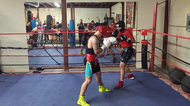 Worldstar Henry Arrendondo vs Ricky Nunez Jr Round 4 Sparring days in San Antonio at Chatos Gym смотреть онлайн