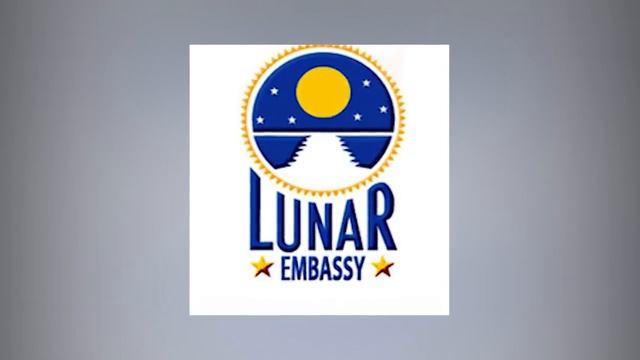 Нищий неудачник смог "нагнуть" систему и стать - миллионером... Он просто продает участки на Луне.. смотреть онлайн