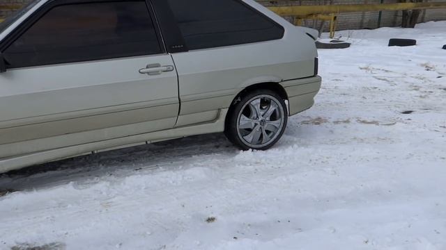 ВАЗ 2113 НА КОСМИЧЕСКИХ ДИСКАХ! смотреть онлайн